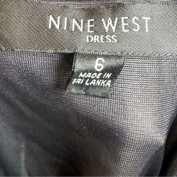 Nine West form flattering black and white geo print sheath dress size 6 - Picture 4 of 5